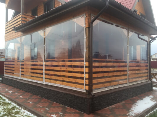 Веранда деревянного дома